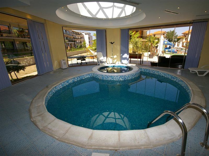 Laguna & Complex 4*